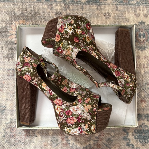 Jeffrey Campbell Foxy Platforms - Picture 3 of 11